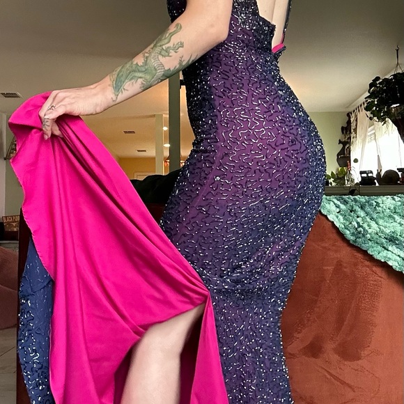 Vintage Andretta Donatello Vintage 1990’s Silk Hand Beaded Gown. - Picture 3 of 8